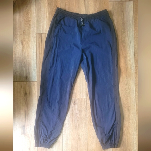 Lululemon Women’s Evergreen Track Pant Size 8 Color True Navy / Black - Picture 1 of 5